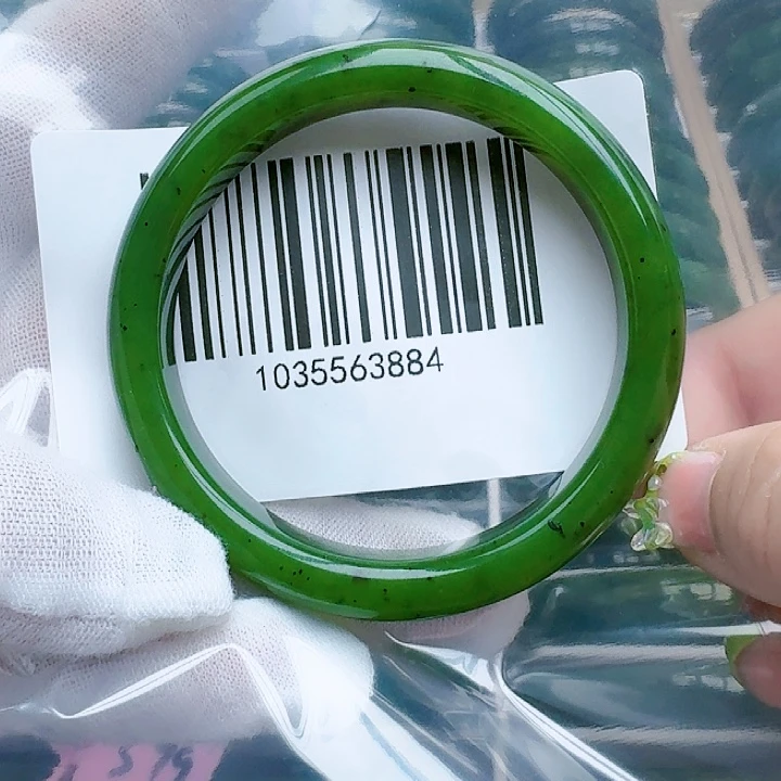 和田玉（碧玉）手镯未镶嵌5556包容