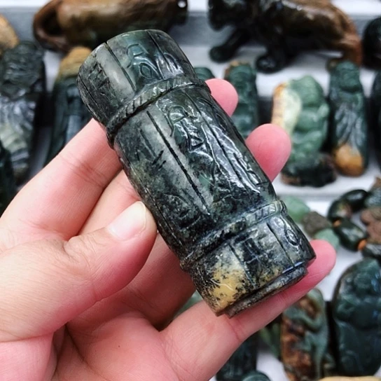 未镶嵌岫岩河磨玉（透闪石质玉）把件
