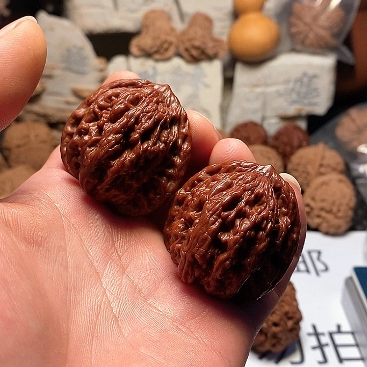 文玩核桃吊坠小*虎头