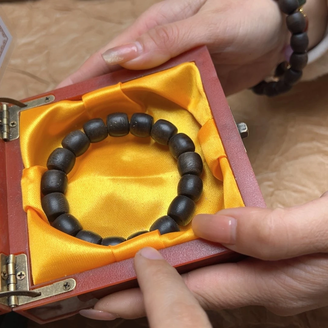 大叶紫檀（黑酸枝木类）