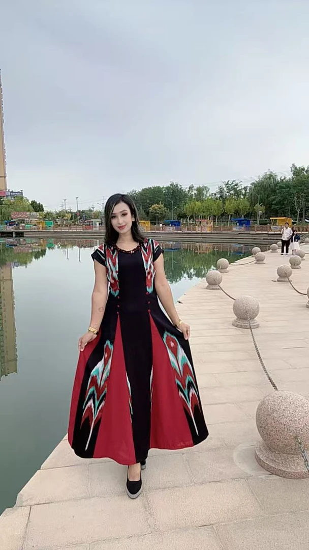 艾特莱斯时尚连衣裙