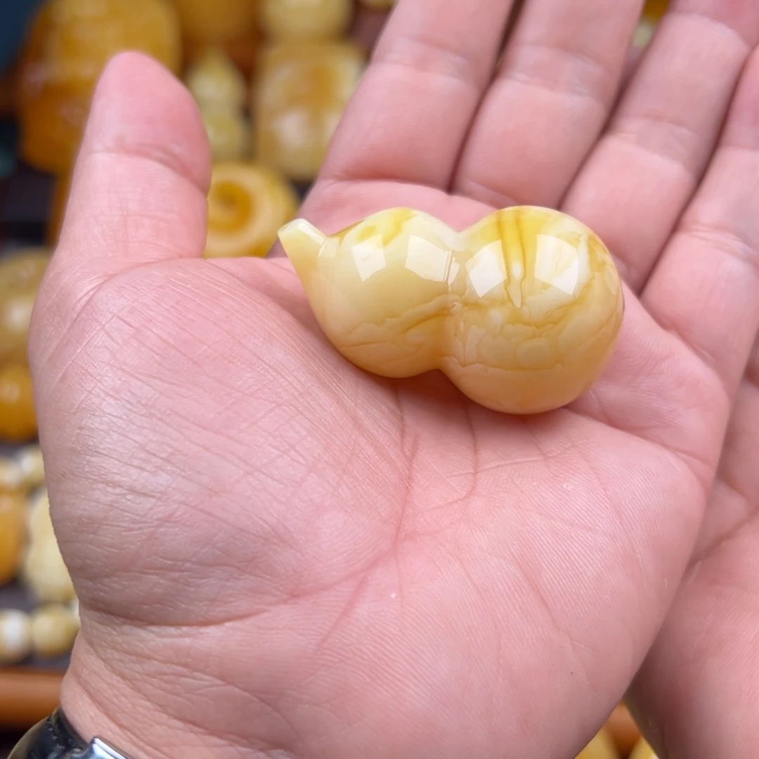 琥珀颈饰未镶嵌稀*纯天然蜜蜡