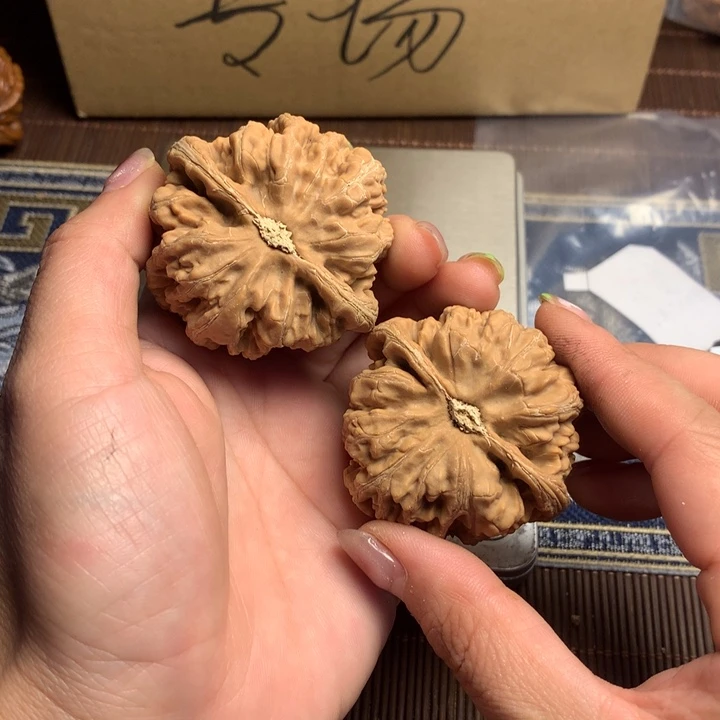 吊坠文玩核桃到**止粗筋