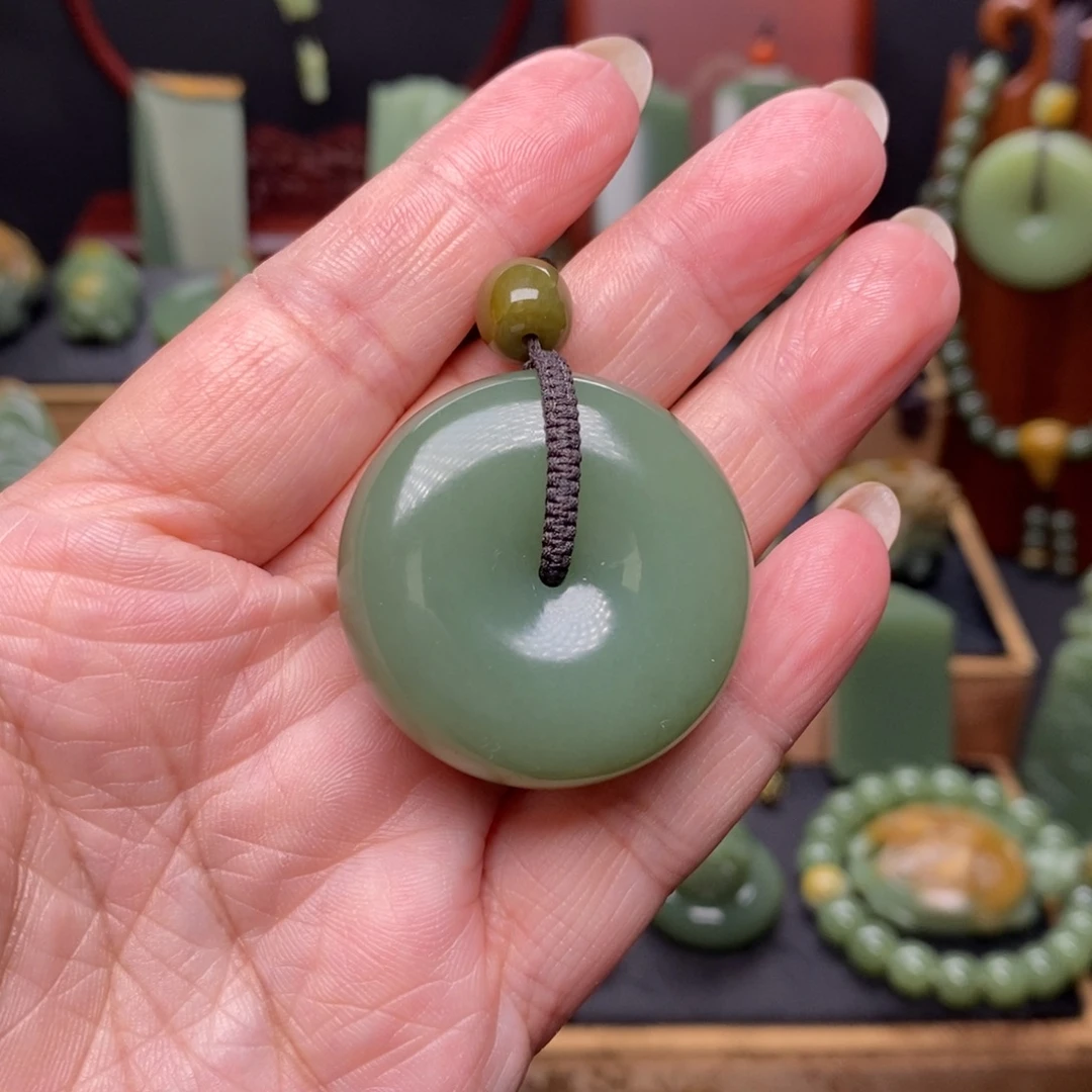 岫岩河磨玉（透闪石质玉）未镶嵌把件