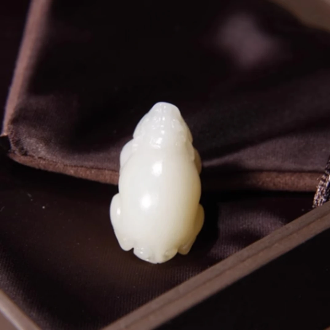 古意素喜 · 新疆和田玉糖黄玉藕粉色貔貅正品鉴定吊坠挂件