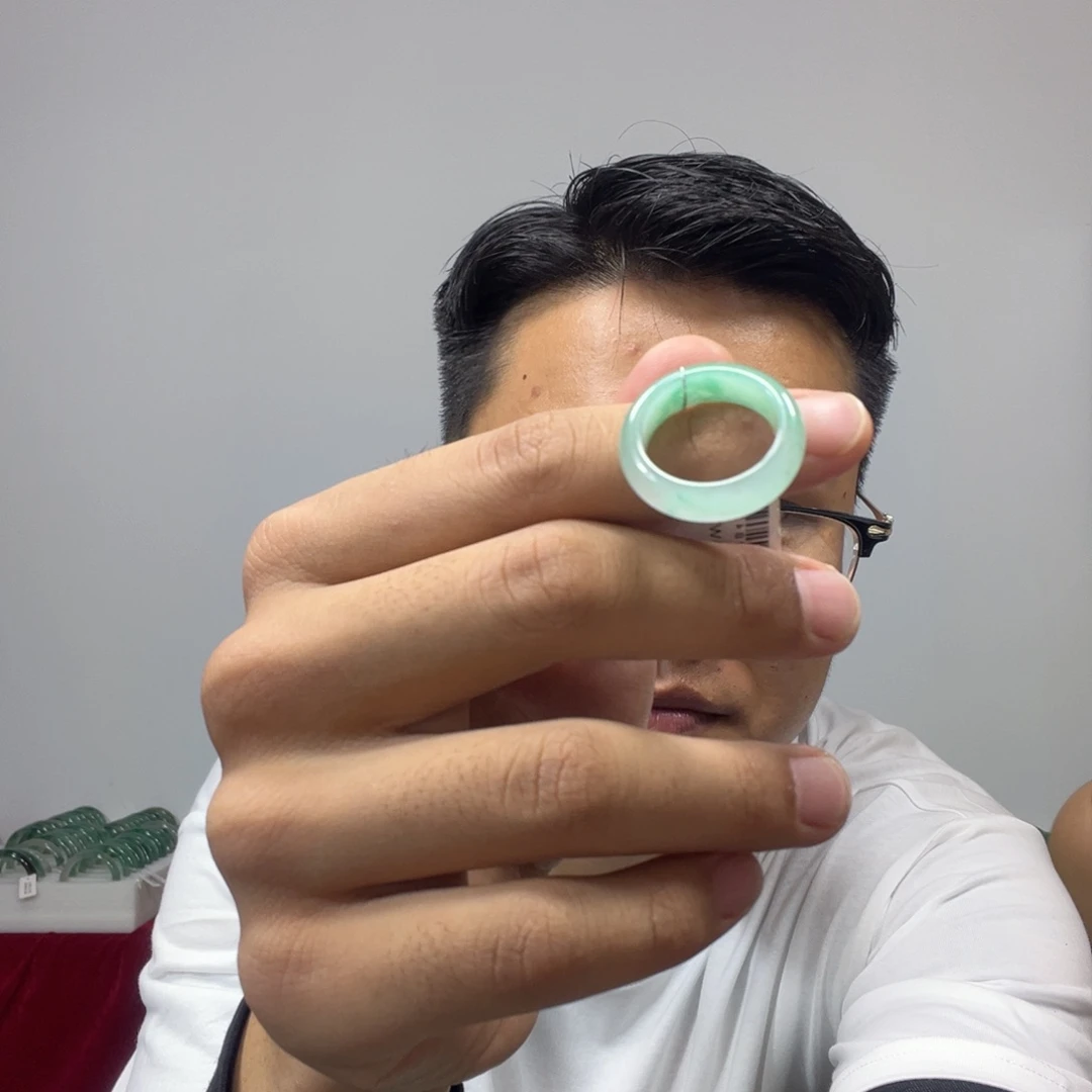 石英质玉（非洲翠）未镶嵌戒指