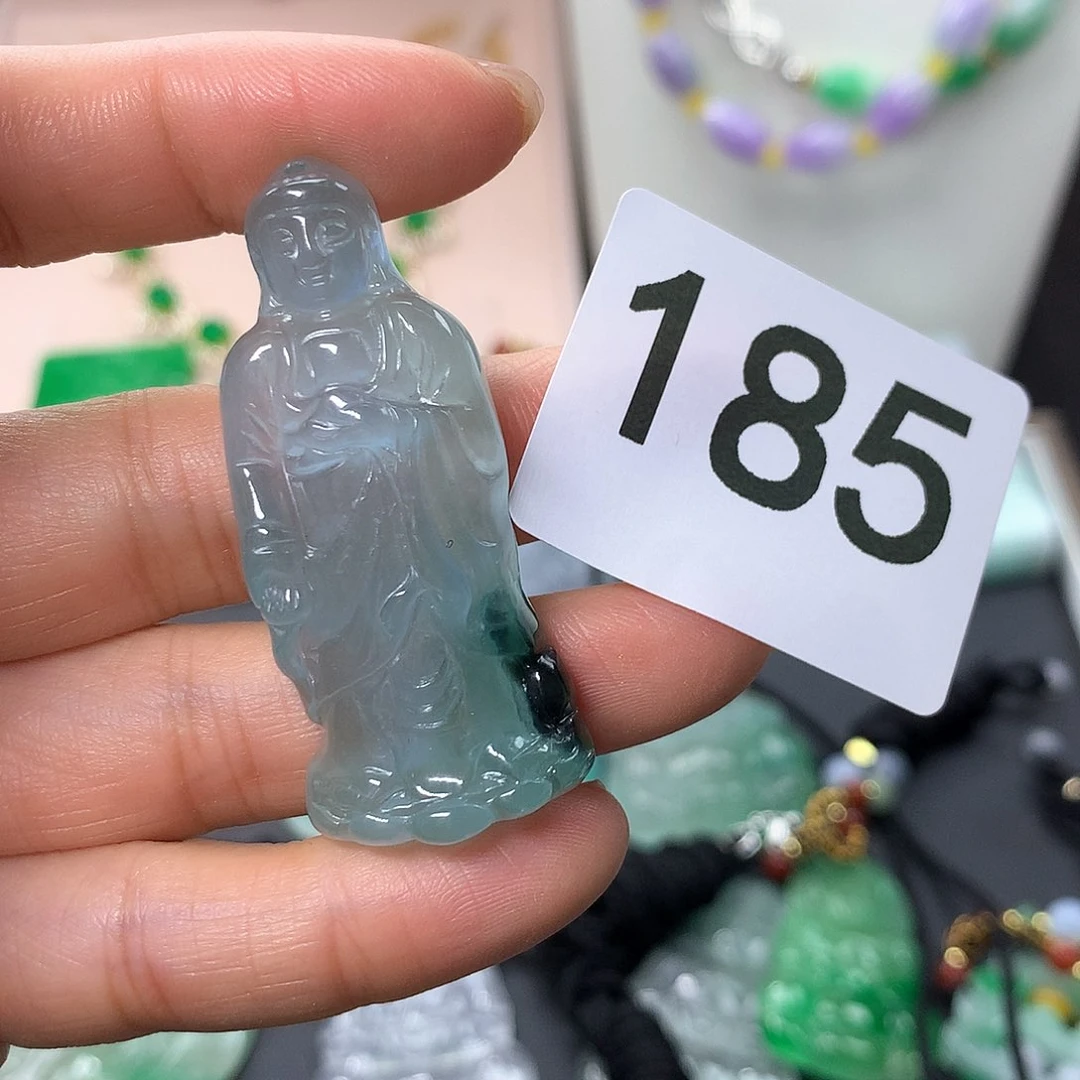 翡翠颈饰未镶嵌在