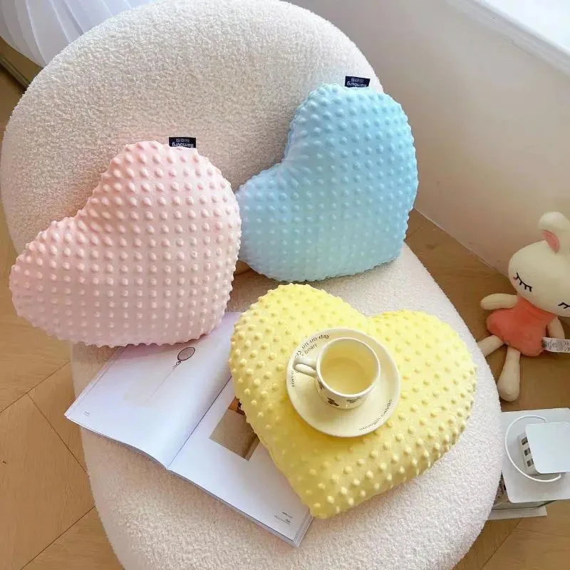 Curbblan/卡伴抱枕靠垫午睡神器少女爱心枕头安抚枕