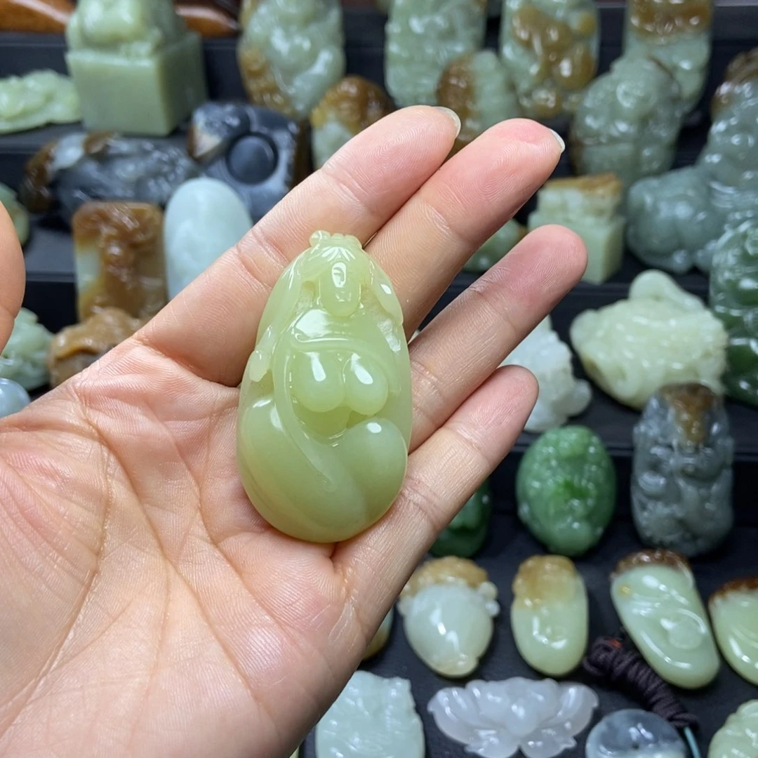 和田玉未镶嵌颈饰