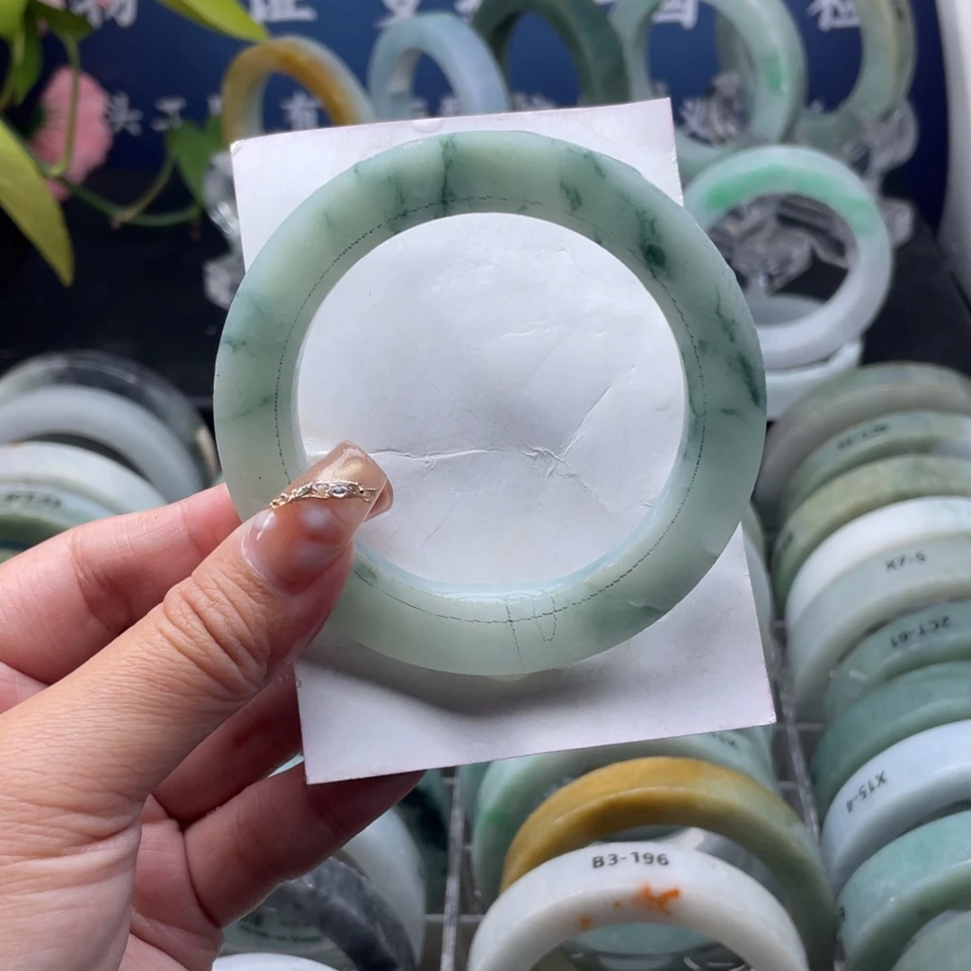 定制翡翠未镶嵌翡翠手镯