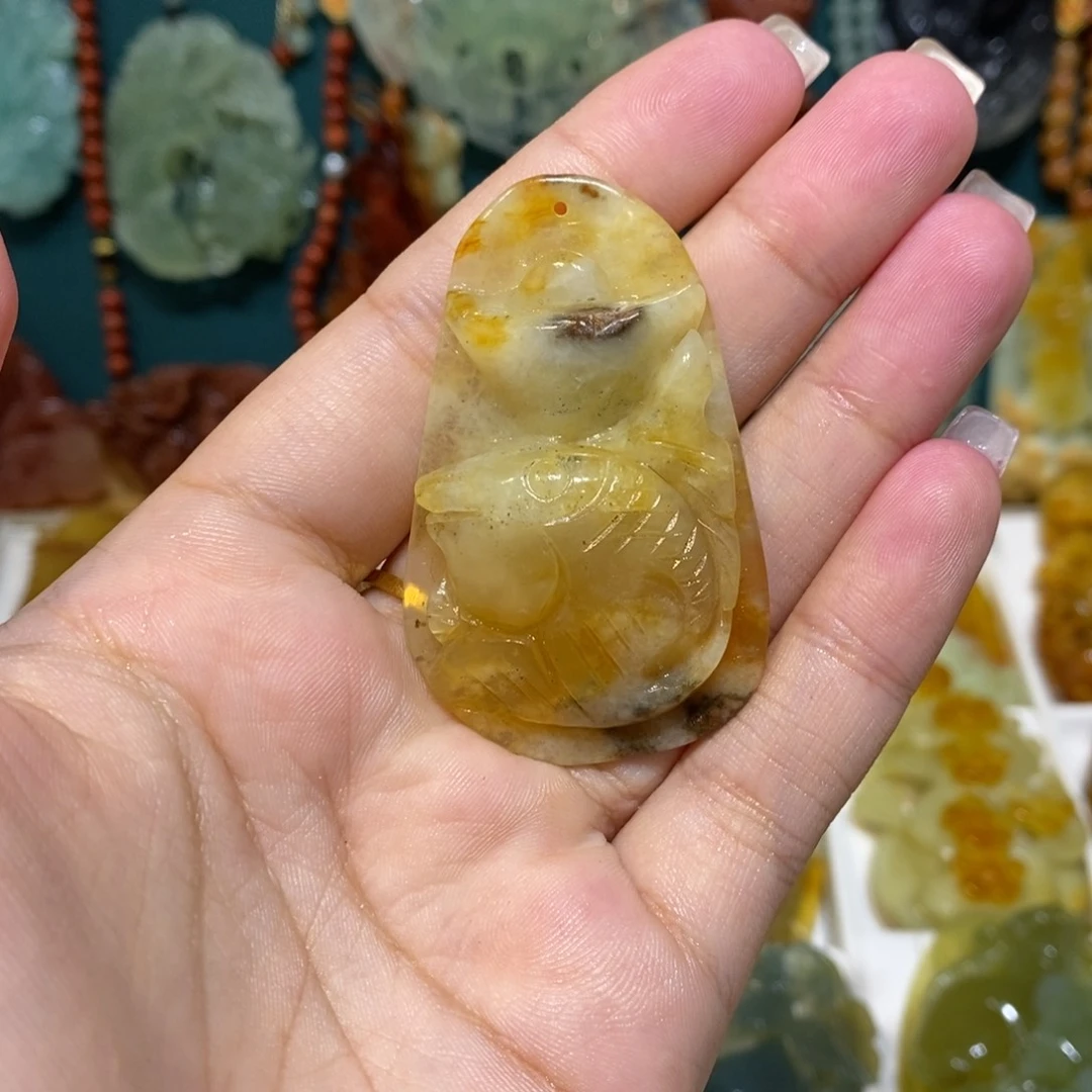 蛇纹石玉未镶嵌颈饰