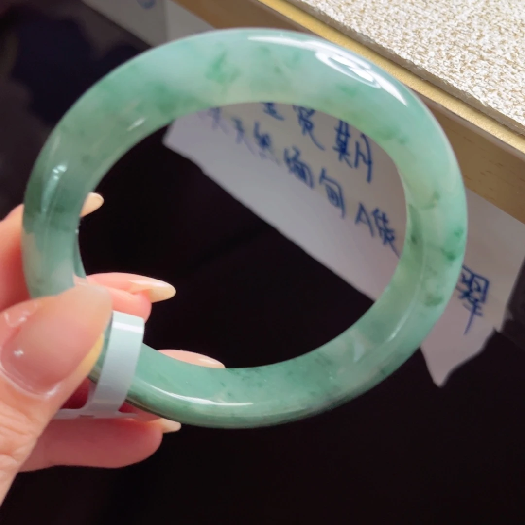 翡翠未镶嵌手镯手镯