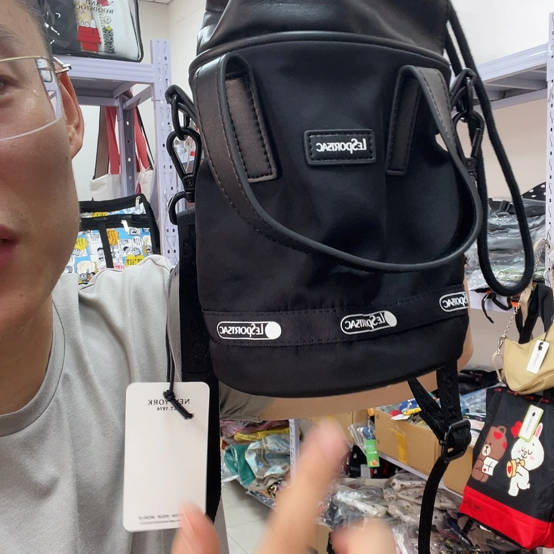 PU化妆包等产品和产品