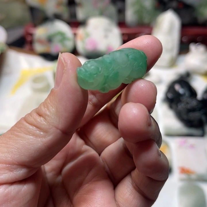 石英质玉未镶嵌颈饰非洲翠