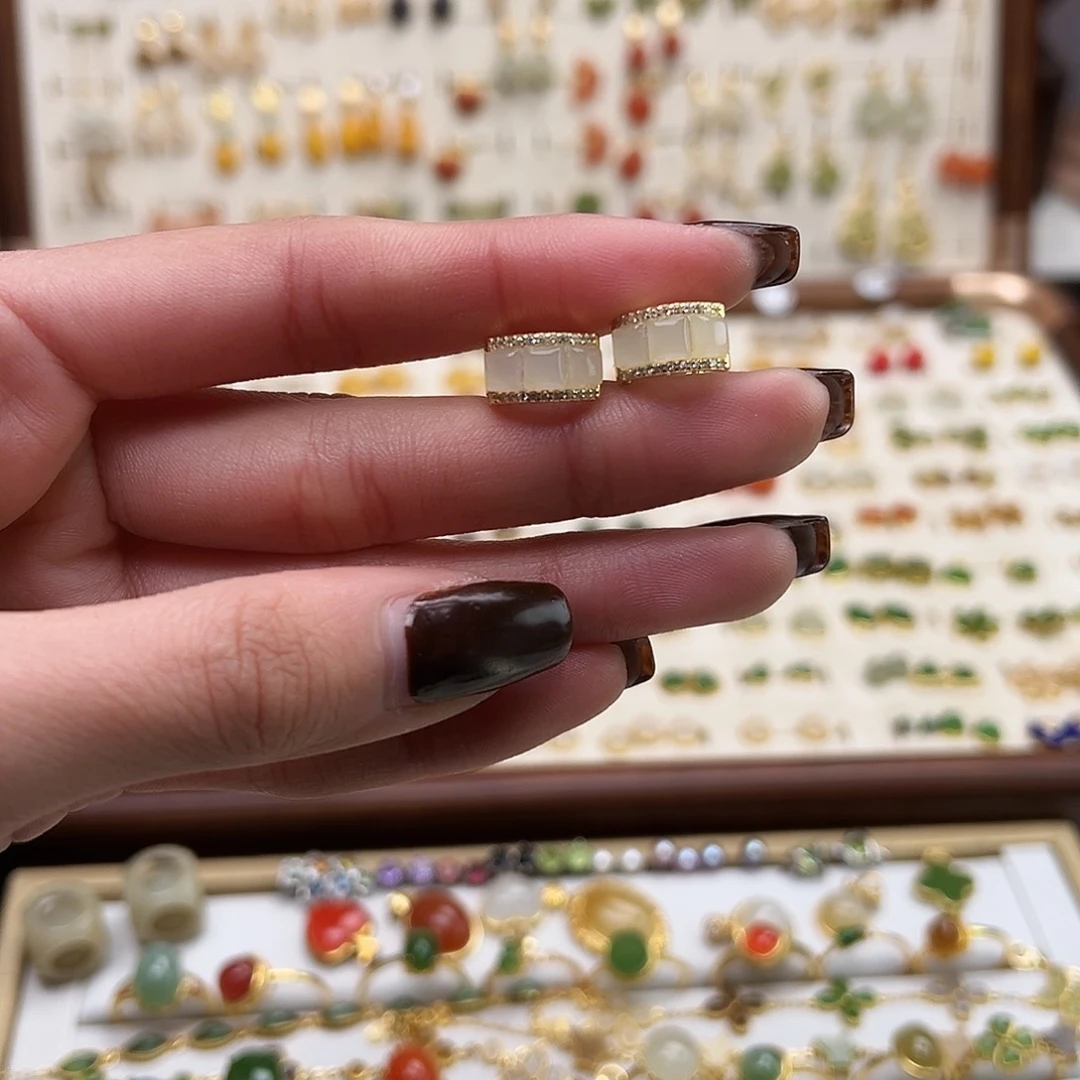 银S925镀金镶嵌和田玉耳钉