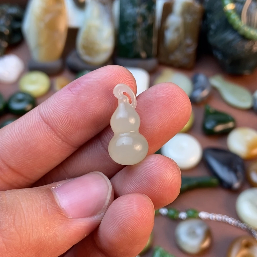 和田玉未镶嵌挂件