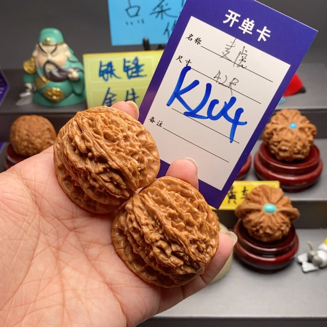 文玩核桃吊坠麦虎42