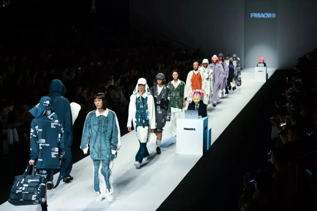 古家2025新款 双G条纹字母logo男女同款短袖T恤-G18