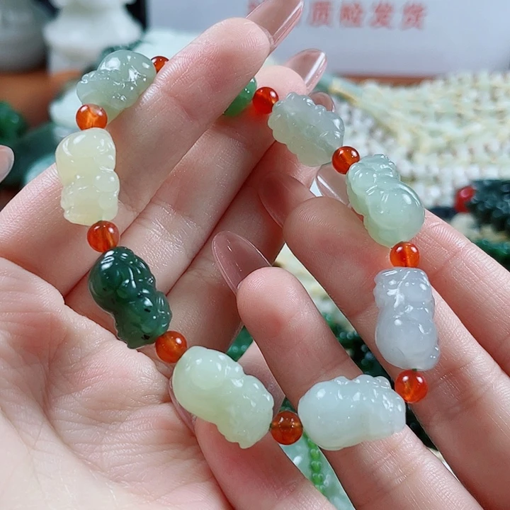 颈饰未镶嵌和田玉