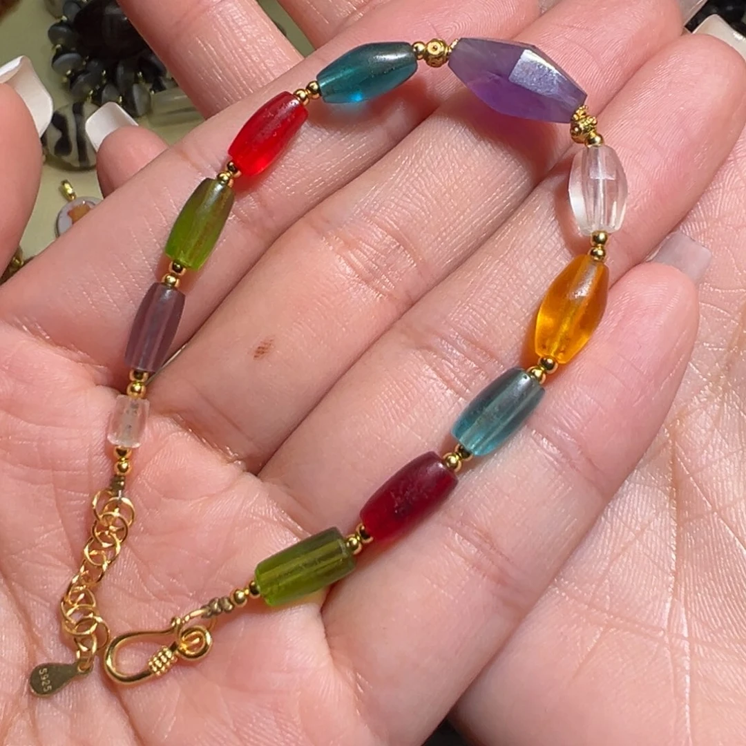 琉璃颈饰各种各样的