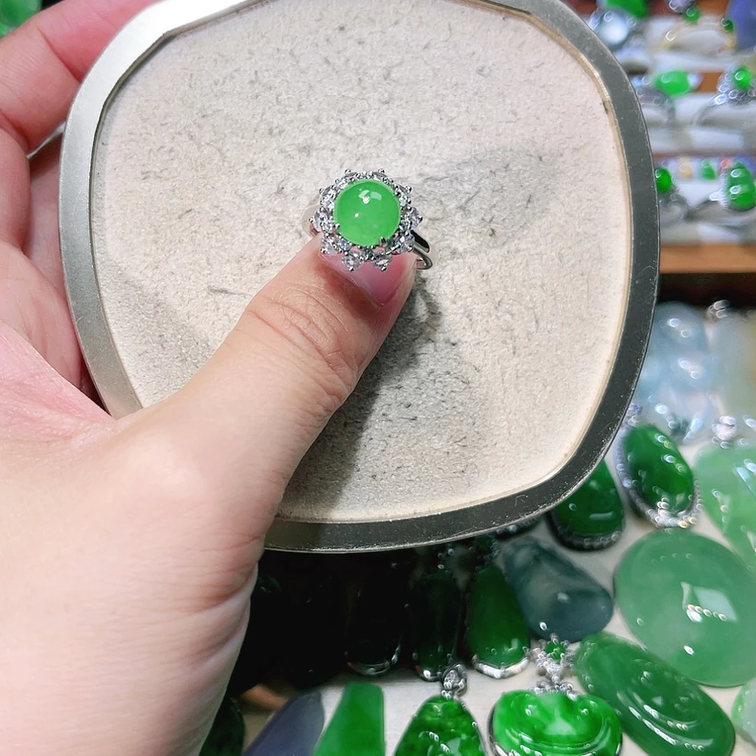 未镶嵌挂件翡翠裸石