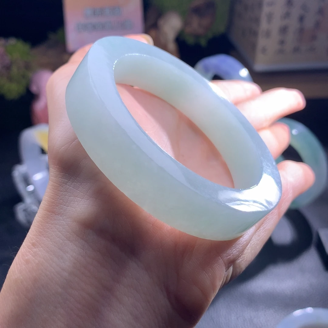 未镶嵌手镯定制翡翠