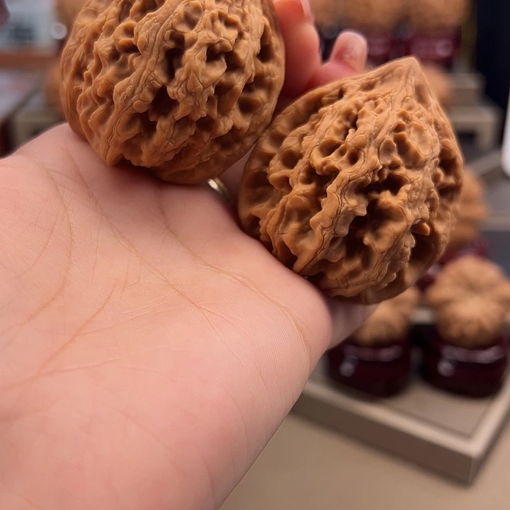 文玩核桃把件44 大 沽石 j-019