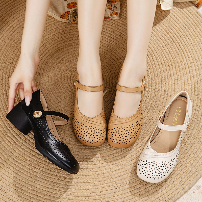 25307  夏季女鞋2025新款中跟粗跟中老年妈妈洞洞鞋舒适镂空凉鞋