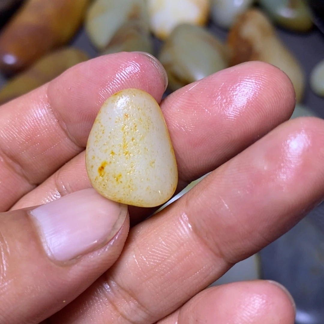 未镶嵌和田玉（糖玉）挂件