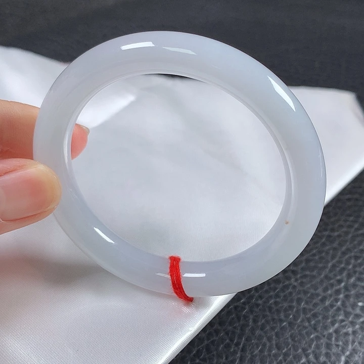 翡翠未镶嵌手镯（圆镯）