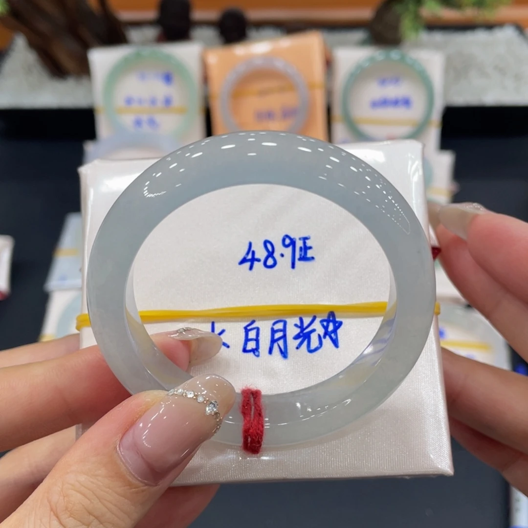 未镶嵌手镯翡翠缅甸翡翠手镯