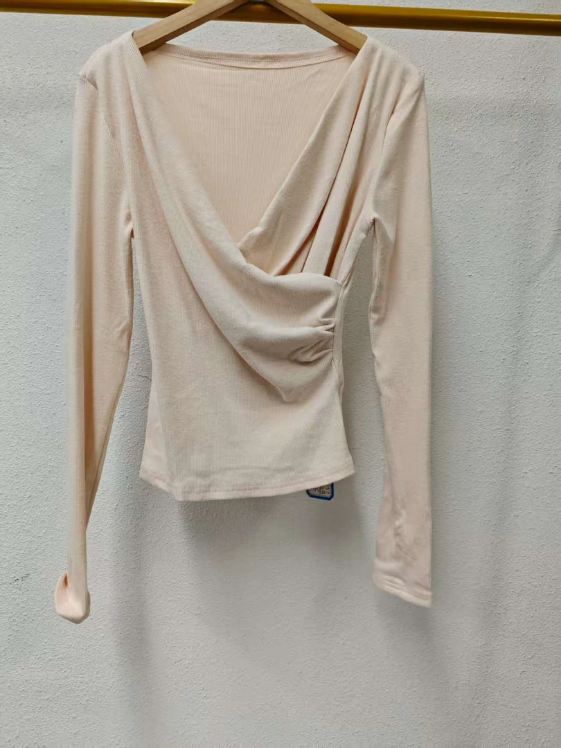 唯琳剪标  C1-4-2157款 春秋款V领褶皱款长袖T恤