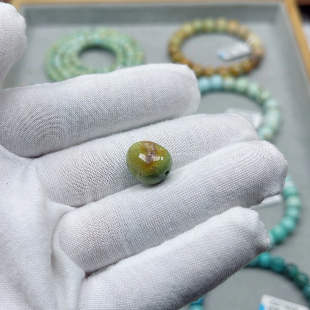 绿松石未镶嵌挂件