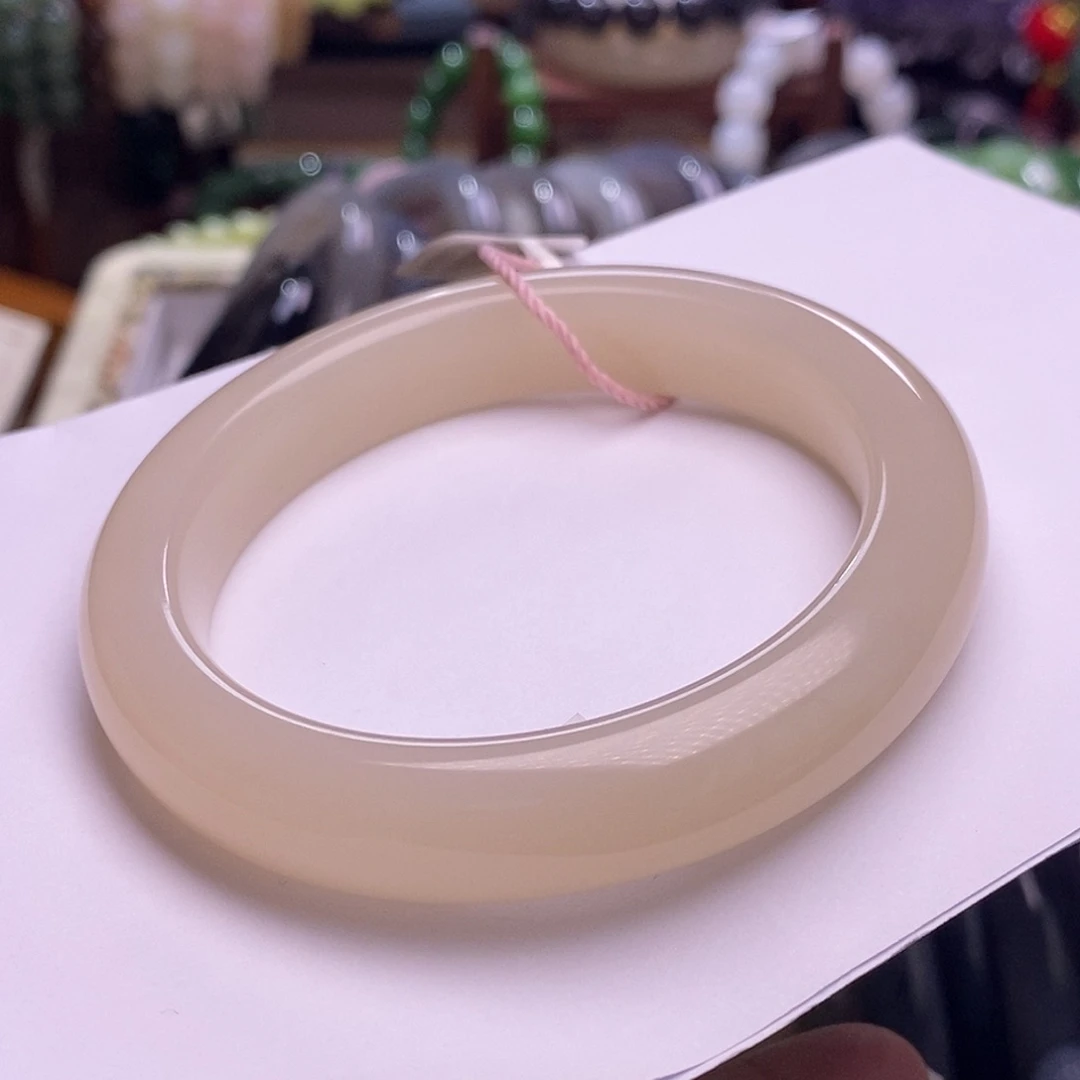 颈饰未镶嵌和田玉毕业级老坑料高冰红粉手镯57.4