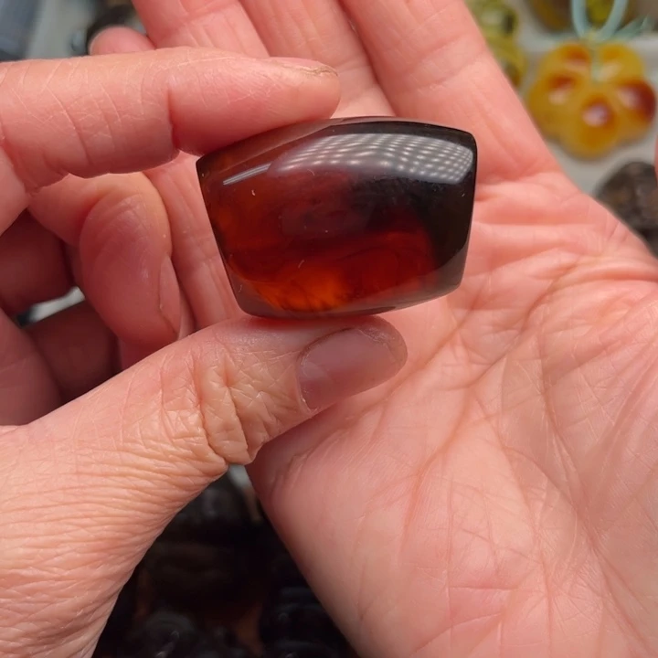 琥珀未镶嵌颈饰特价促销