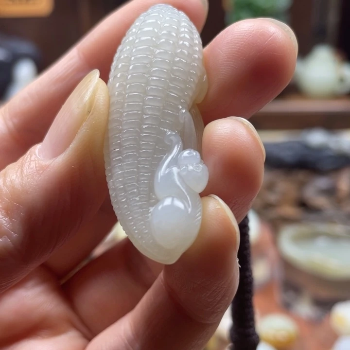 和田玉未镶嵌挂件摆****人