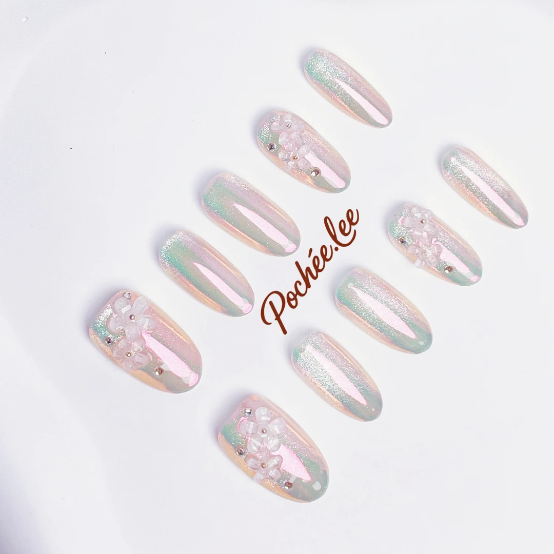 玻棋【绮梦】偏光贴钻小花气质追光穿戴甲梦幻显白中长2.0变色细闪