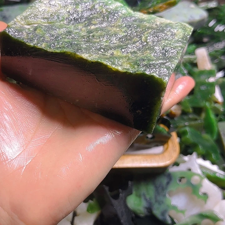 未镶嵌和田玉珠宝半成品珮*云