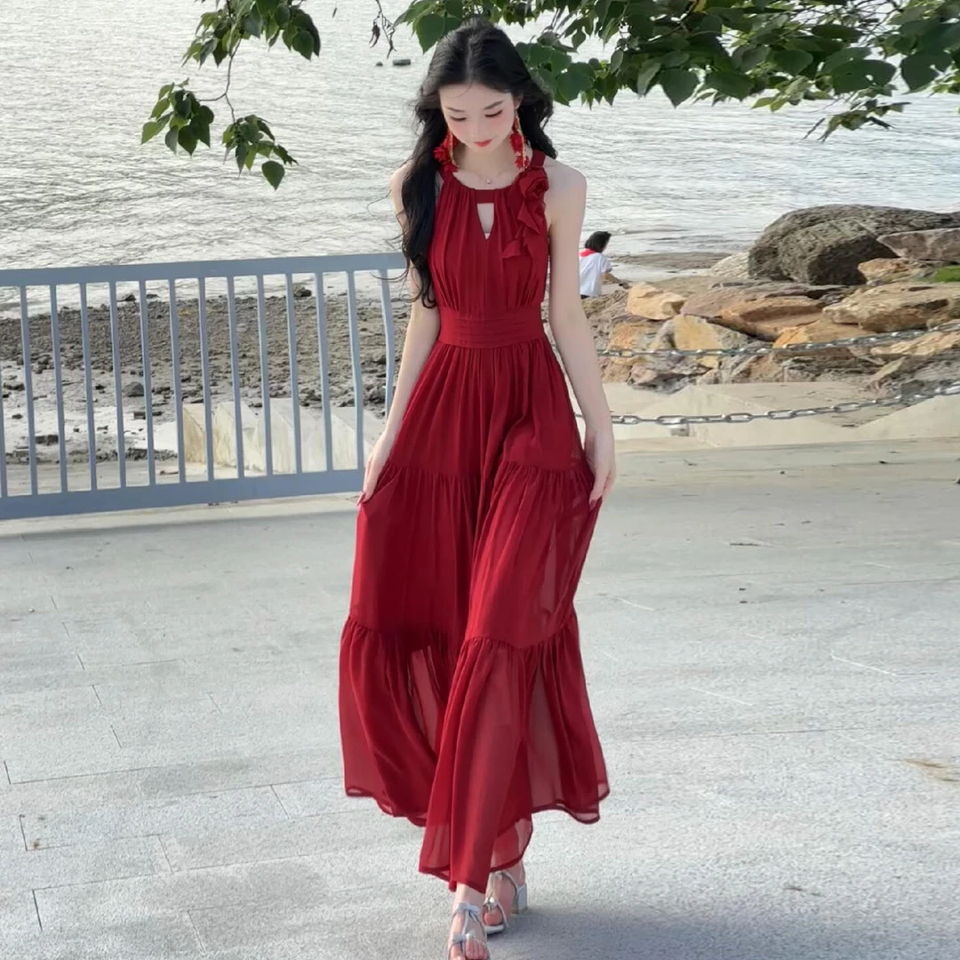 夏日绝美小裙子2025新款海边度假气质收腰红色挂脖连衣裙长裙女夏