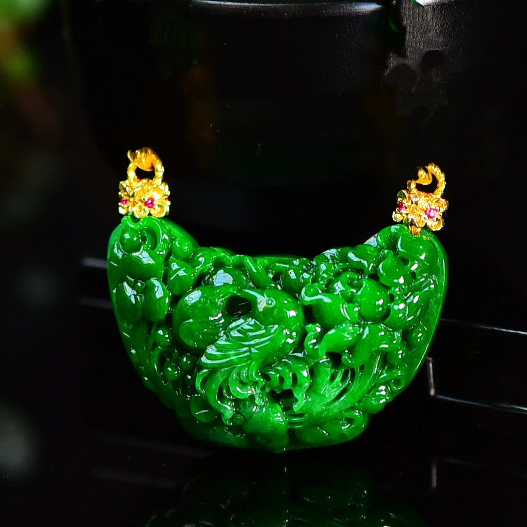 花青翡翠弯弯吊坠正阳绿