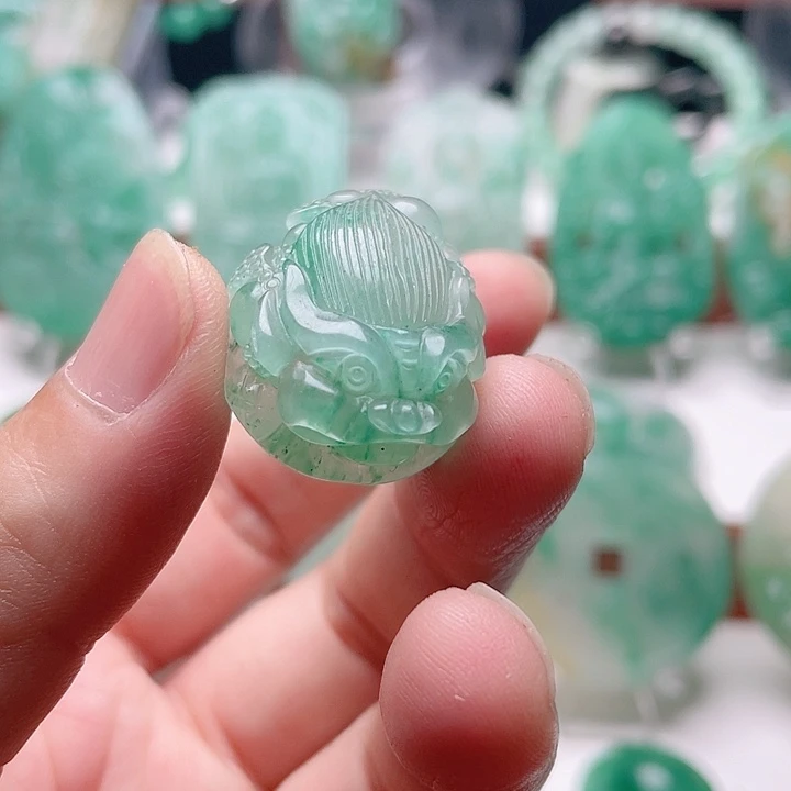 石英质玉吊坠未镶嵌