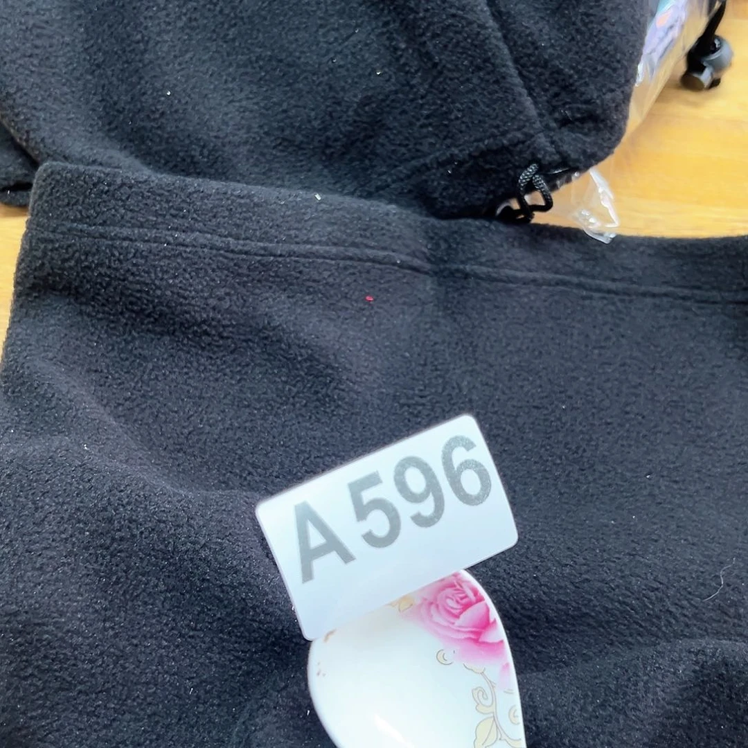 摆件发两包……………………………