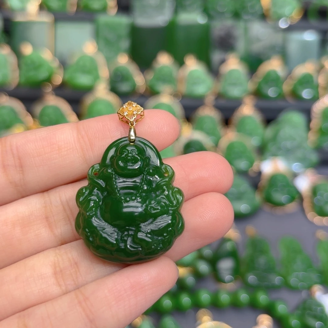 颈饰18K金镶嵌和田玉（碧玉）