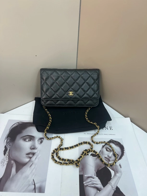 99新 LouisVuitton/路易威登 香奈儿全新黑金发财woc斜挎包23年