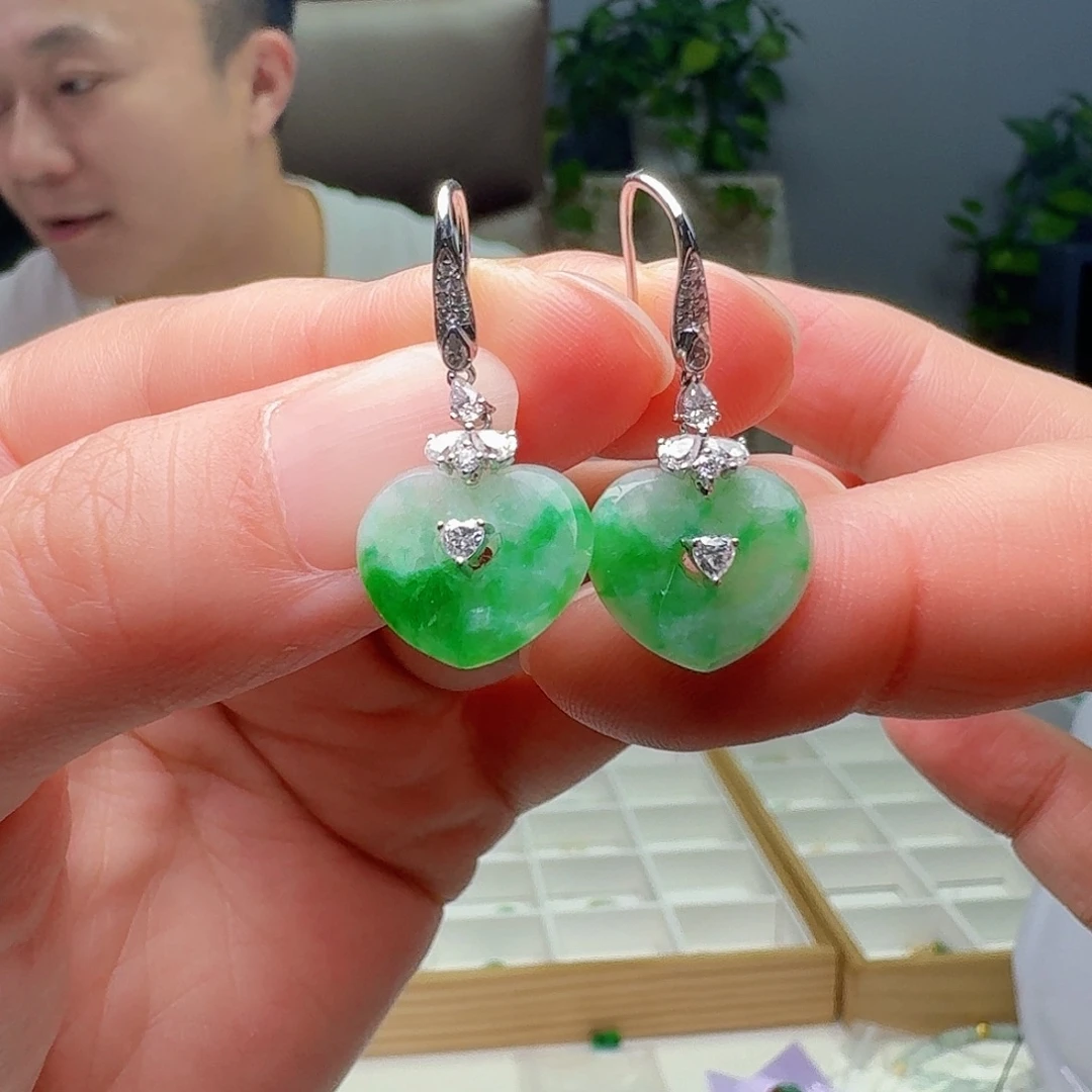 翡翠18K金镶嵌耳饰天然
