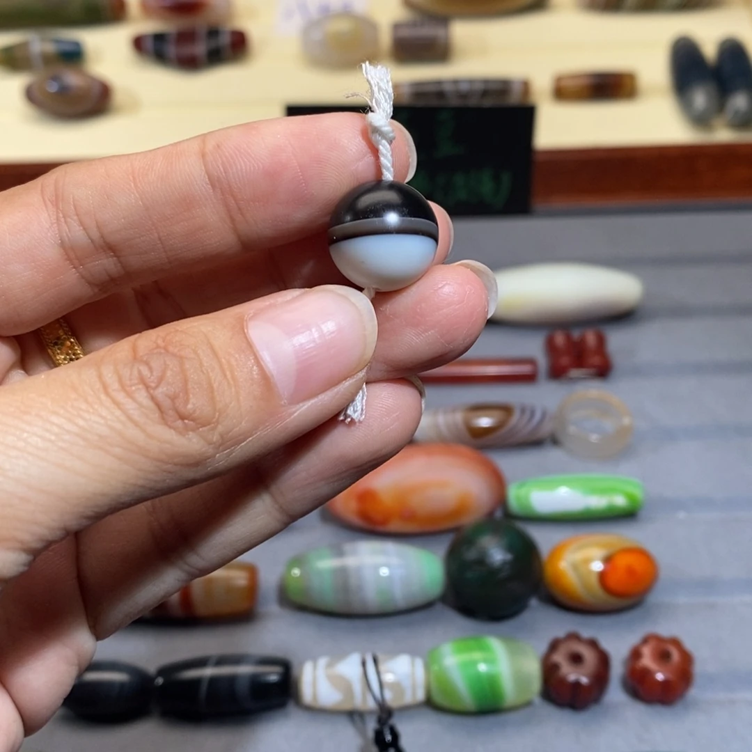 玛瑙/玉髓颈饰未镶嵌北**南