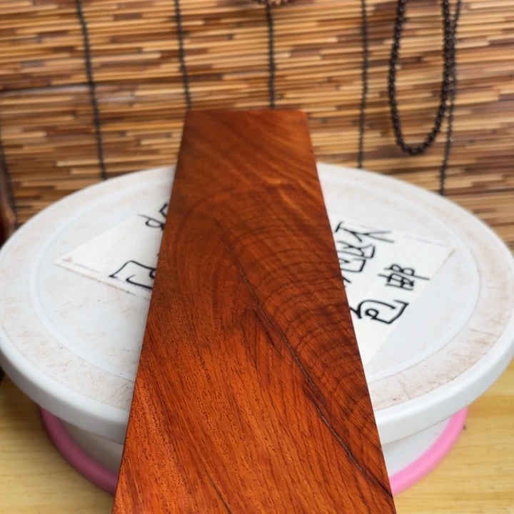 大叶紫檀（黑酸枝木类）