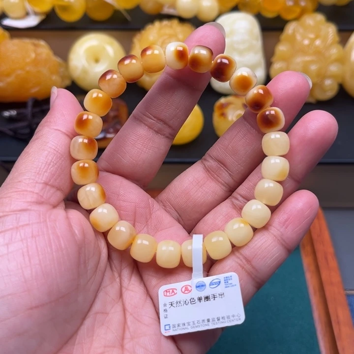 琥珀未镶嵌珠宝奇石M28号8.7+沁色