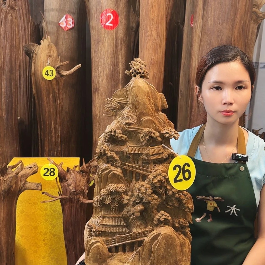 3***4沉香摆件天然沉香原材料摆件➕底座