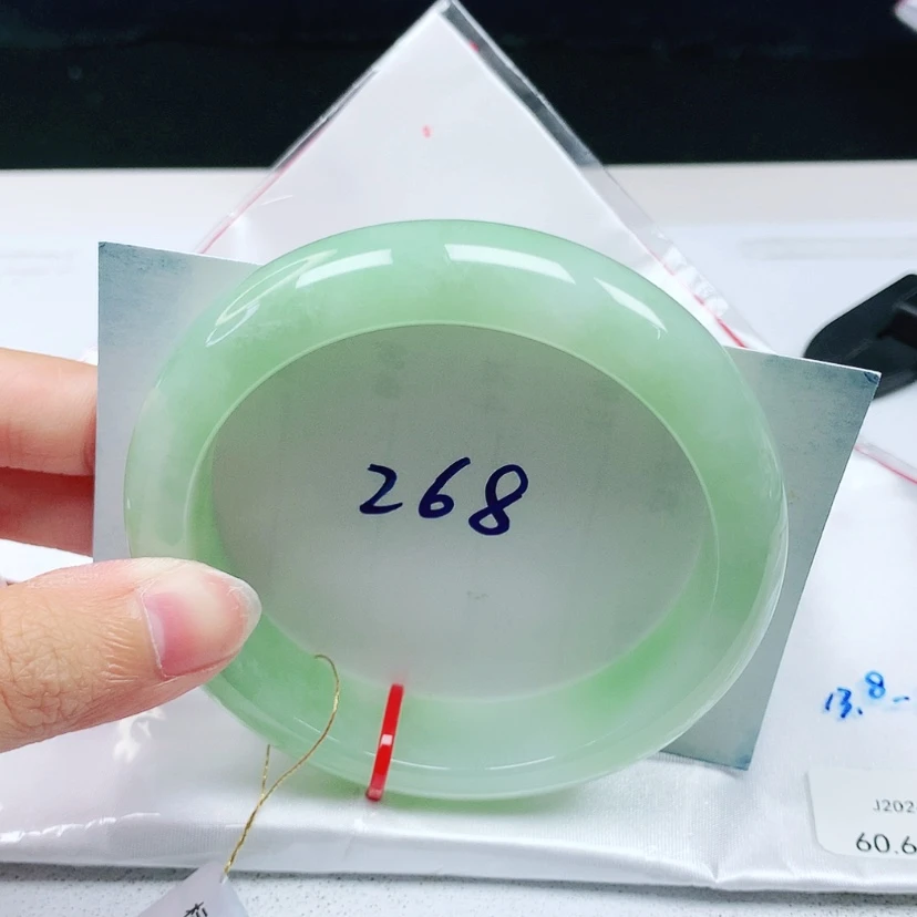 【闪购商品】翡翠手镯未镶嵌海**月60.6圈
